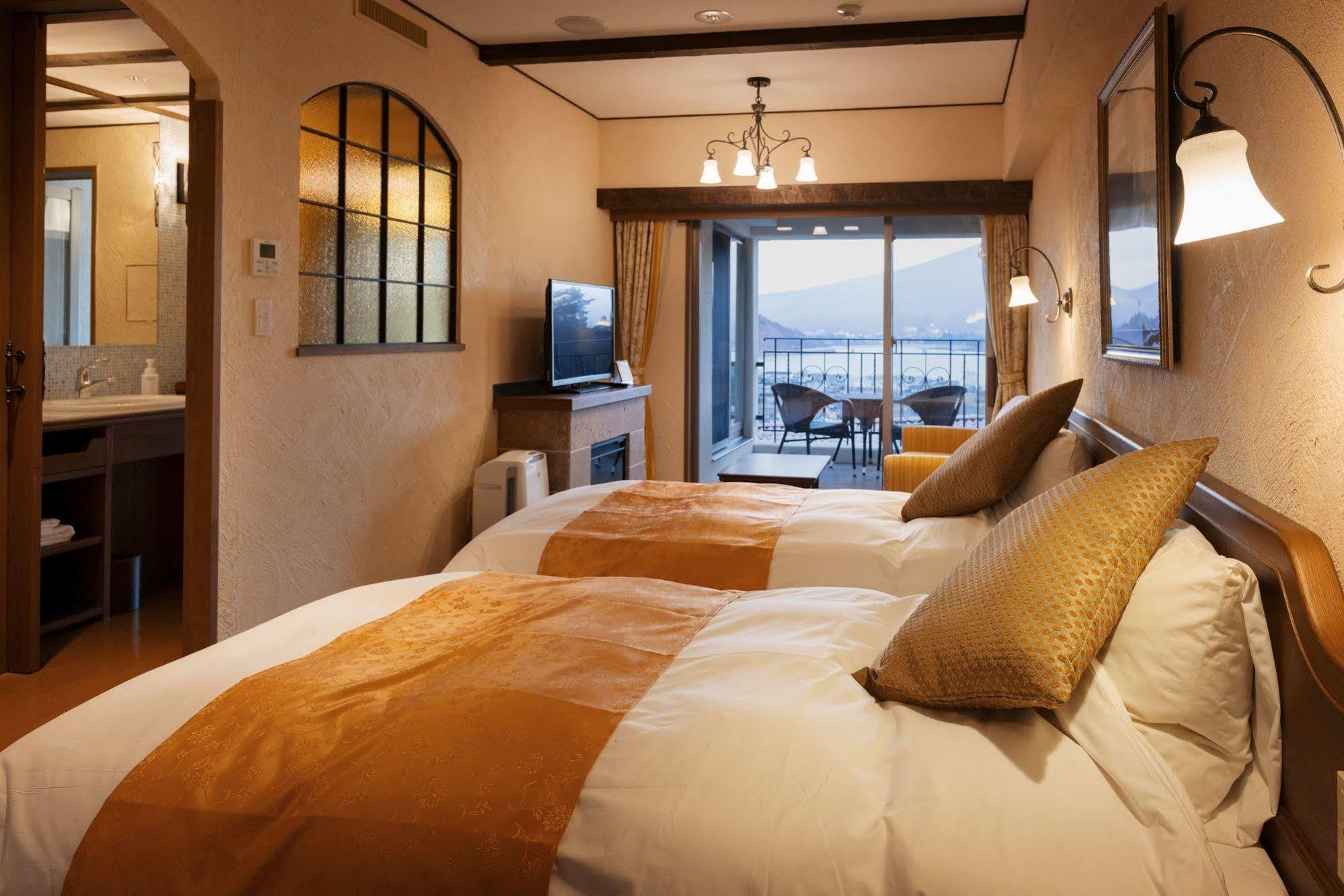 La Vista Fujikawaguchiko Hotel Bagian luar foto